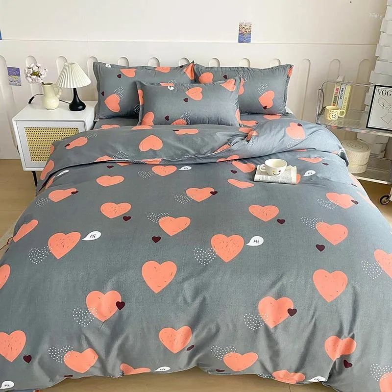 Yatak Setleri Aşk Kalp Yorgan Kapak Seti Twin King Boyut Mikrofiber Çift Taraflı Baskı Türberi 3 Parça Romantik Tema