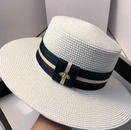 Chapeau multicolore Stripe plate plate chapeau Summer Fashion Korean Travel Anti-ddos Anti-ddos Big Brim Straw Hat Women Wholesale