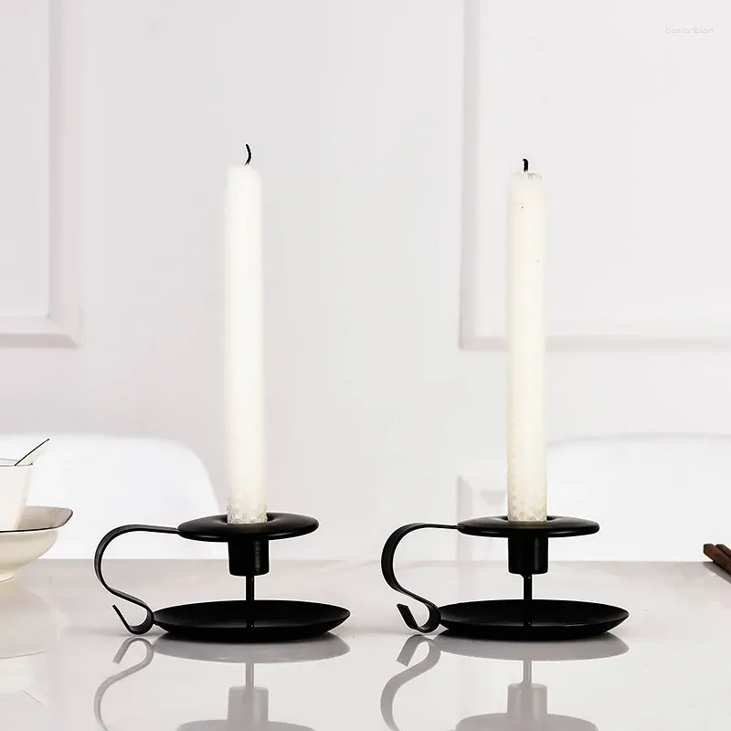 Candele in stile europeo in ferro battuto Black Holder Home RETRO Shop Arredings Ornamenti decorativi aroma candela aroma lungo