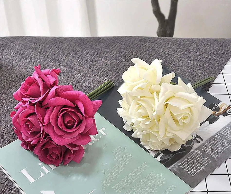 Fiori decorativi 5 pezzi Rose Bouquet Silk artificiale Mescolato Fiore dall'aspetto reale per i centrotavola per feste da damigella d'onore per matrimoni