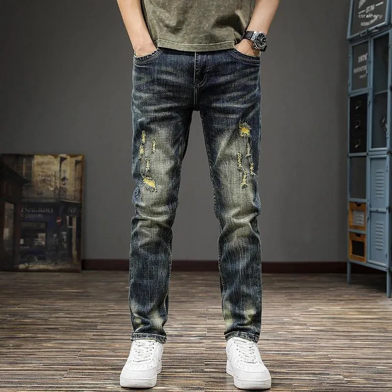 Mäns jeans avancerade amerikanska vintage gör gamla tvättmodemärke rippade tiggare byxor vår och fall rak ben