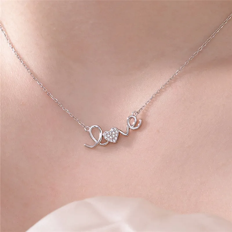 Collier d'amour coeur de luxe concepteur pour femme fête 925 Sterling Silver Pendant 18K Gold Letters Diamond Colliers Bijoux Friend Friend Valentin Boîte cadeau de la Saint-Valentin