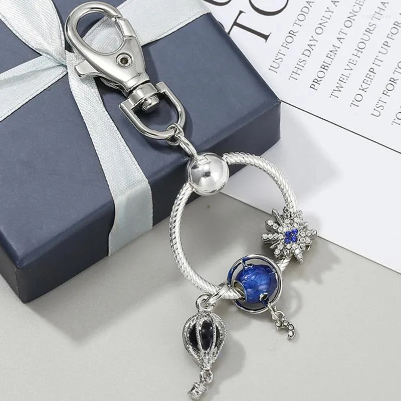 Keychains Earth and Moon Pendant Keychain Key Ring Clé Shinning Star Charm Chain pour femmes Girls Men Offre spéciale bijoux faite à la main Offre spéciale