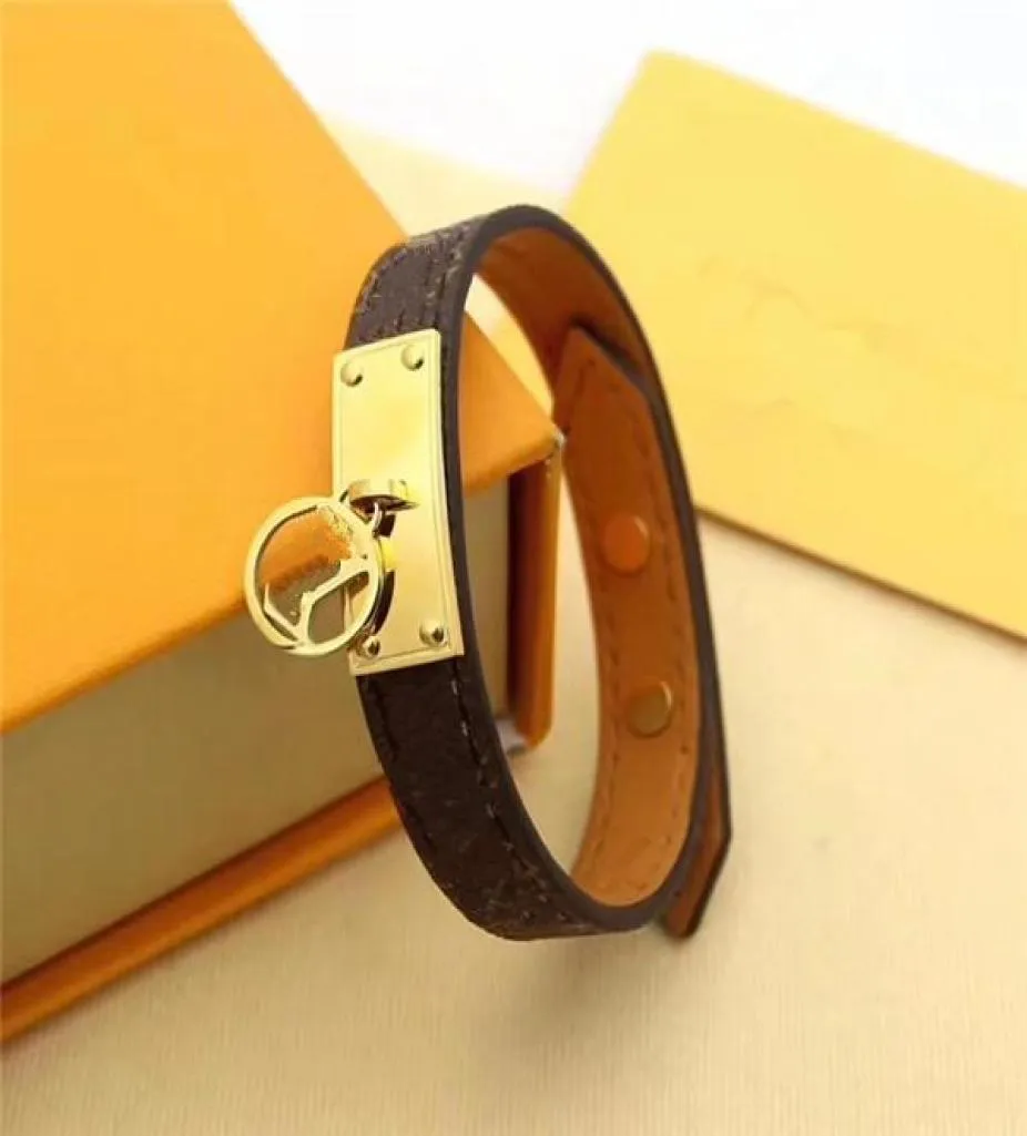 2022 High quality Beautiful Classic letter flower women men leather bracelet with box can be whole8262726