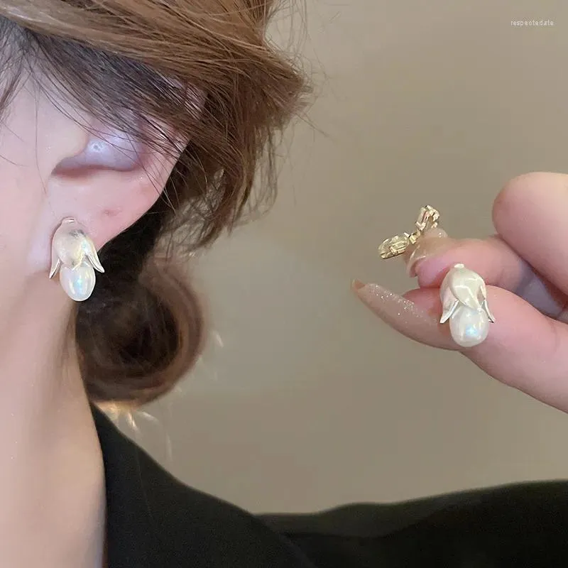 Boucles d'oreilles à goujons fleur de bourgeon perlé pour femmes bijoux de mode à tempérament sucré français