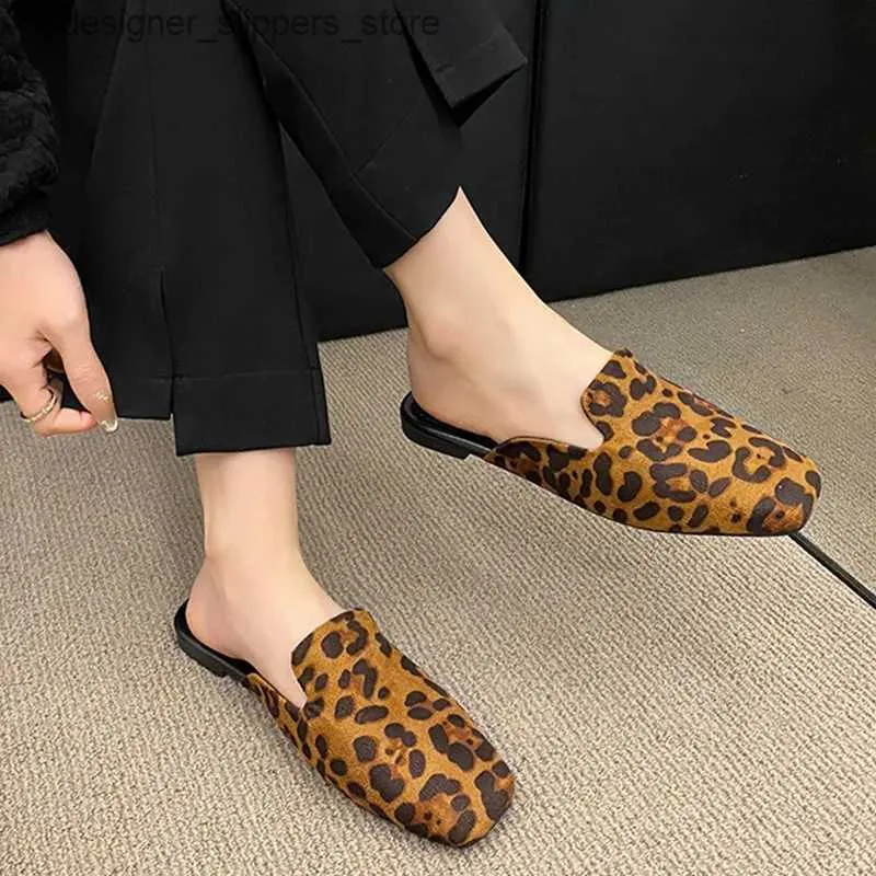 Slippers Leopard Femmes Flats Mules Chaussures printemps 2024 Fad Slingback Slippers Designer New Flip Womens Casual Walking Zapatos Bless