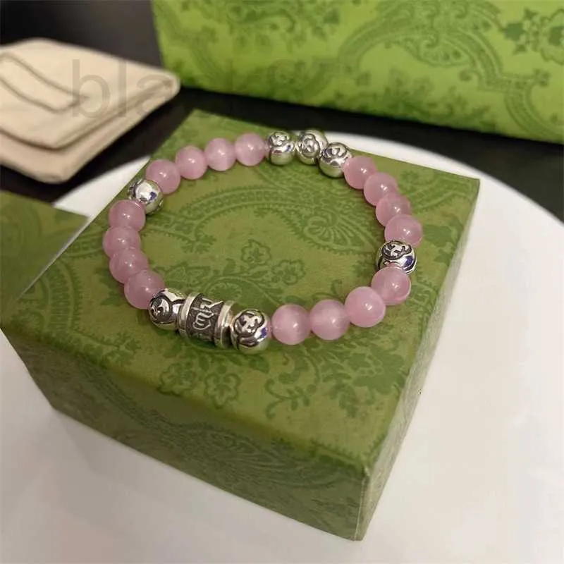 Designer perlé Le nouveau bracelet rose dispose d'un bracelet de conception unique personnalisé et peut être porté par les hommes et les femmes en tant que bracelet à la mode