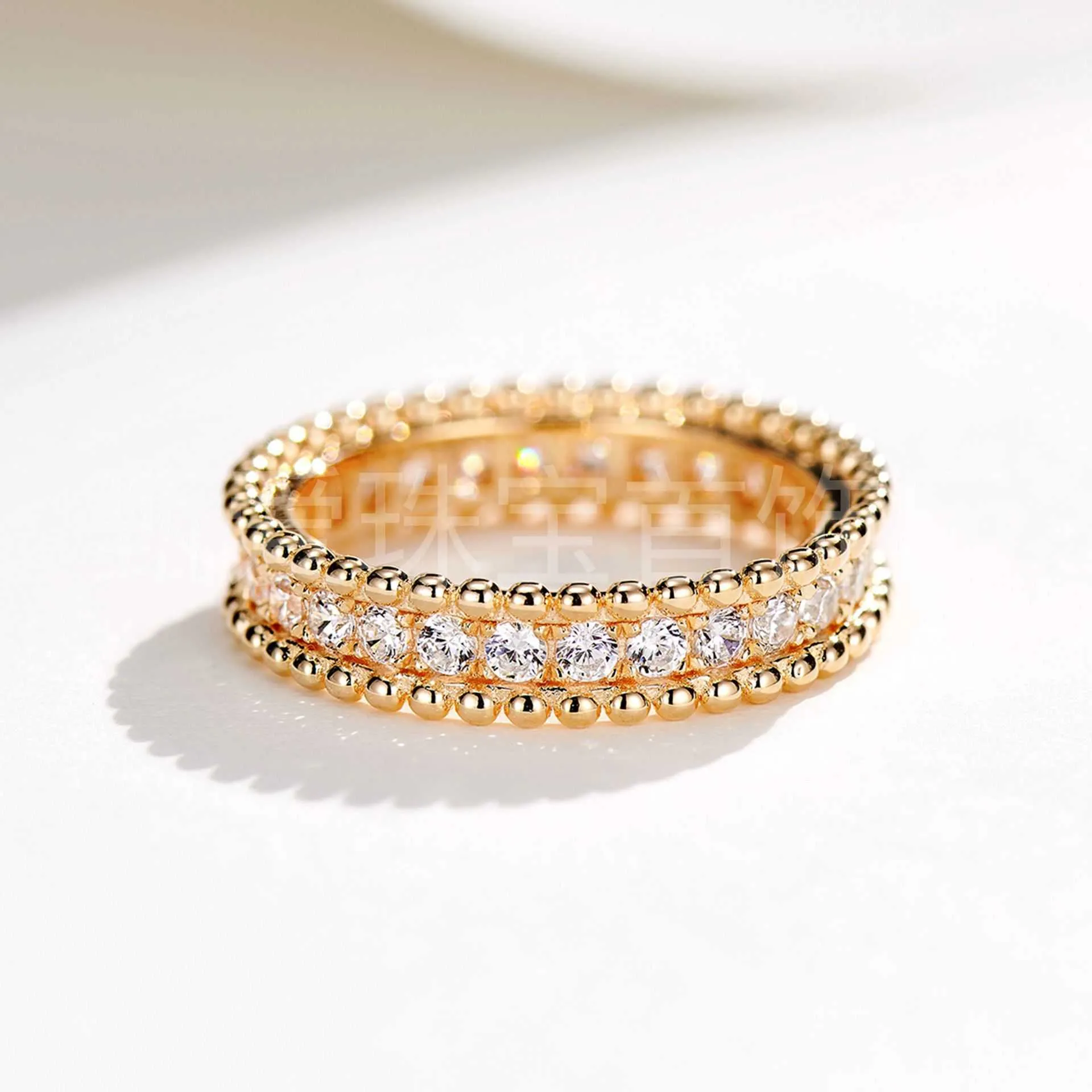 Wereldwijde mode -luxe sieradenringen voor koppels 925 Silver Ring Vrouwen met minimalistische stijl en hoog gevoel met gemeenschappelijke Vanly