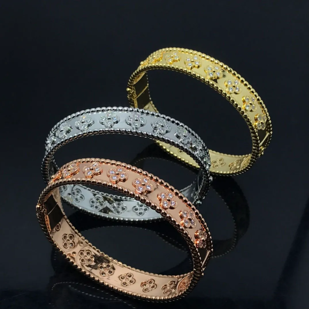 Bracelet pour femmes à la mode Bracelet Bracelet Diamond Bracelet Rose Gol Electroplated 18K Gold Charm Fashion