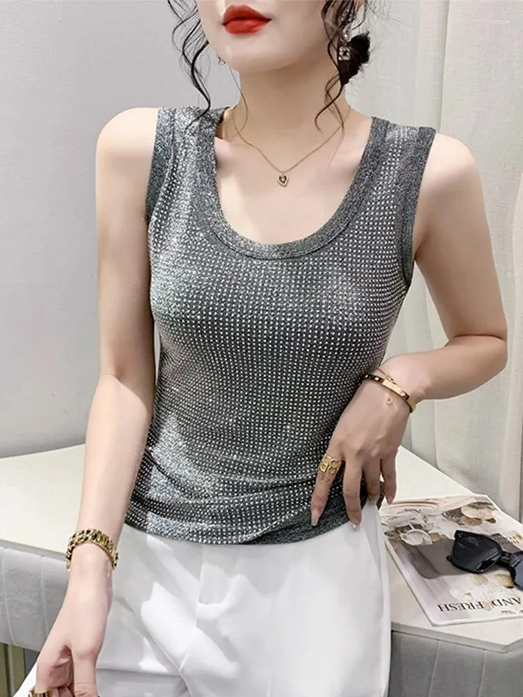 Kvinnors tankar sommaren 2024 Rhinestone Diamond T-shirt Silver Bright Topps Dance Costume Glitter Sexig Shiny Tight Tank Top Strap Female