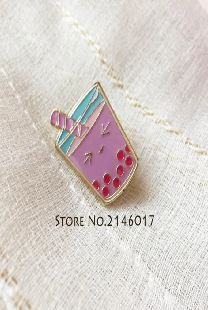 50pcs Özel Pin Broş Çilek Kabarcık Çay Rozeti Sevimli Kawaii Gıda İçecek Pembe Boba Süt Çay Çay Cutea Yumuşak Emaye Yok Pin1743206942