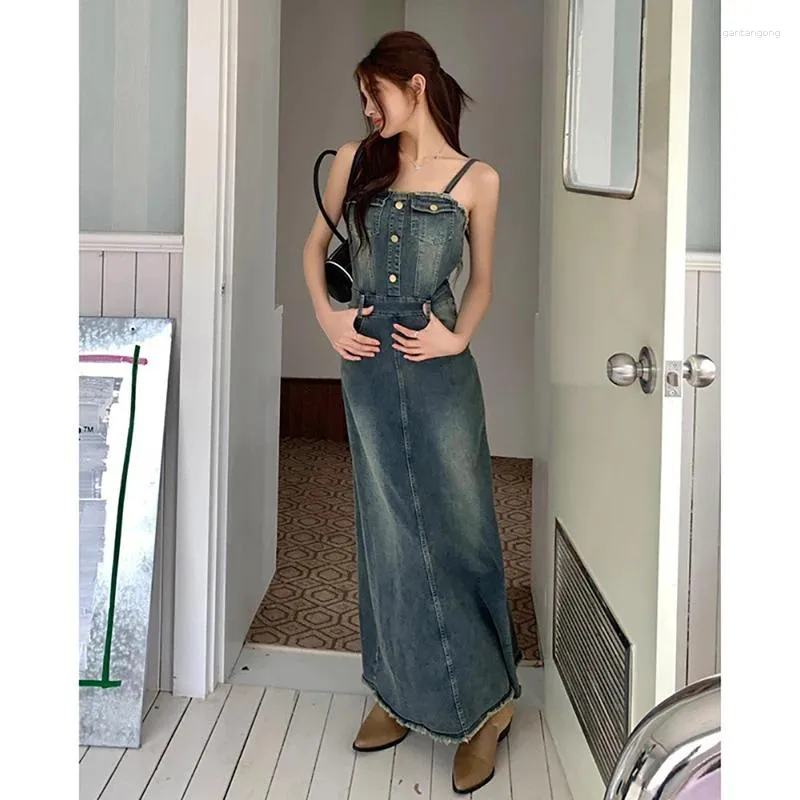 Lässige Kleider Fashion American Retro Backless Denim Kleider koreanische Temperament Wrap Hip Slim Fit Long Rock Frauen 2024 Sommer