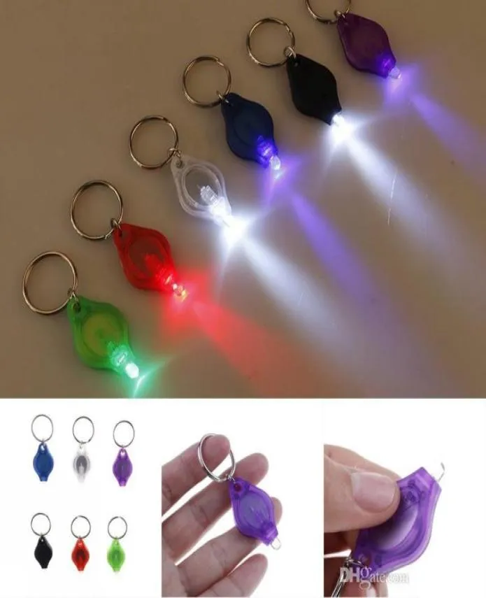 Mini LED Lampe de poche Keychain portable Préseaux d'extérieur portable Torche légère chaîne de clés d'urgence Lampe de camping Backpack7650891