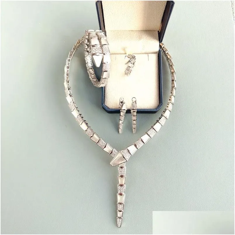 Bracelet Boucles Collier Designer Style Bijoux de style mode Femme Femme Diamond White Mother of Perle plaqué Gold Snake DHVB8