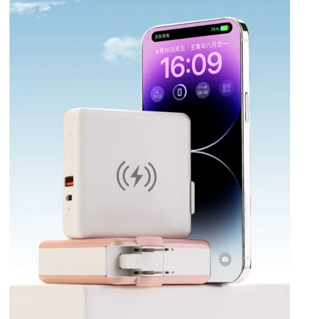 Voyagez petit portable 7000 mAh réel du téléphone mobile standard Banque de recharge AC pliant avec une alimentation mobile de fiche