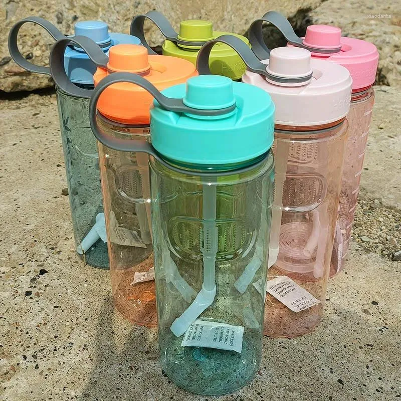 Vattenflaskor 8 godisfärg ankomst 1000 ml stor kapacitet sportflaska med halmlogo