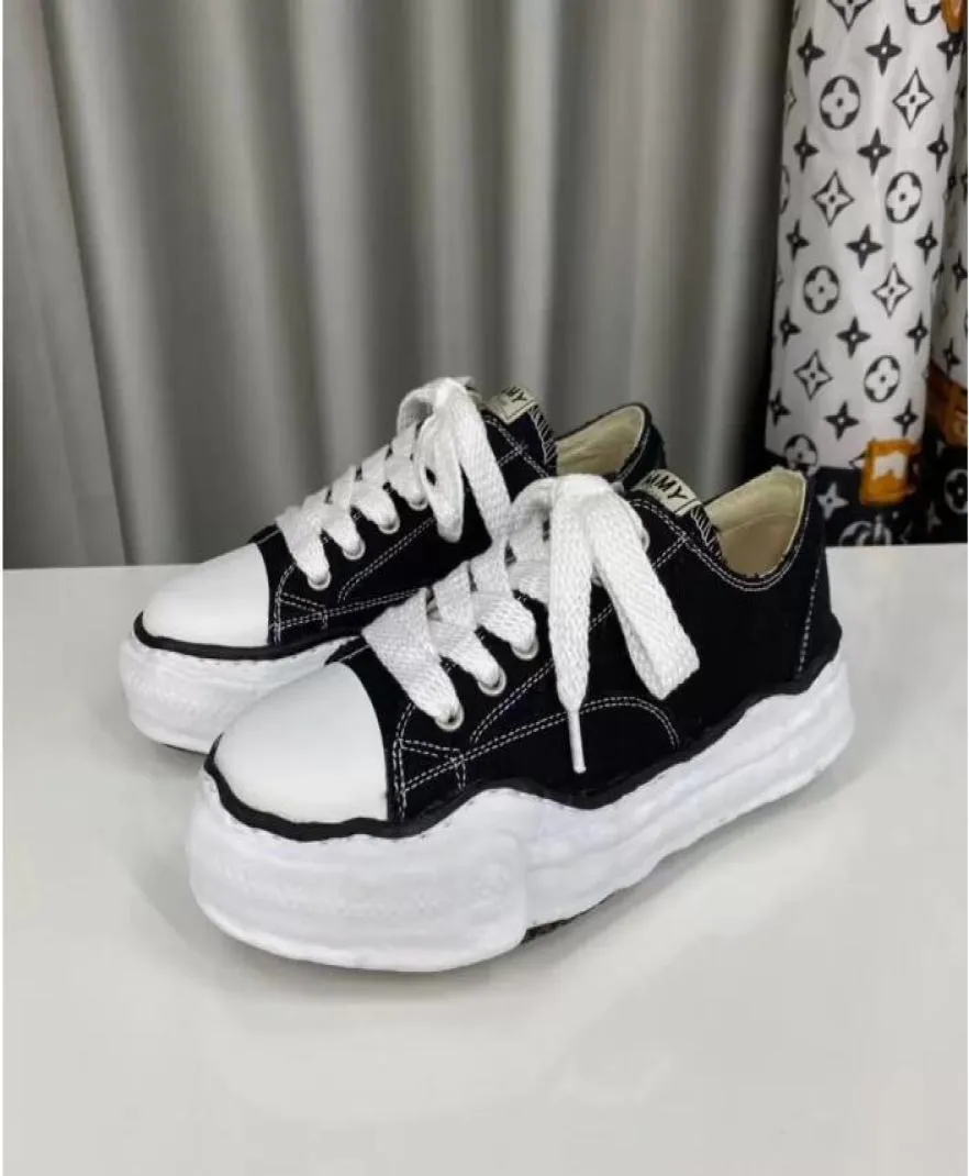 Sneakers Flats Buty Projektanci Fabryka Fabryka Fabryka Unisex Canvas skórzana koronkowa koronkowa wykończenie palce u nogi luksusowe gumowe czapkę MMY MAI7936595