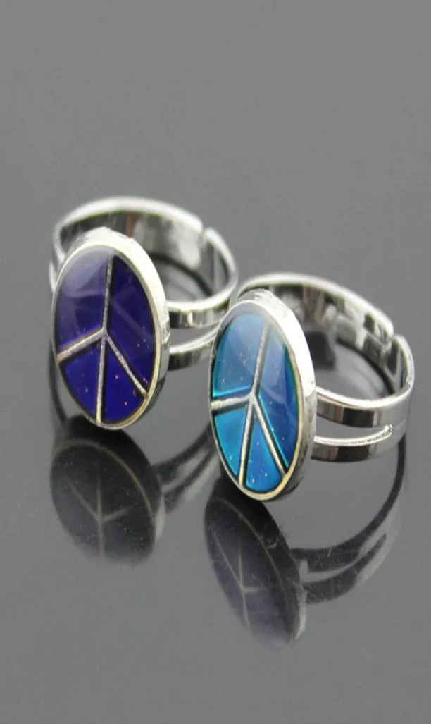 Whole 50pcsLOT Amazing Color Changing Emotion Temperature Changeable Peace Sign Mood Rings for men women039s Gifts MR802793057