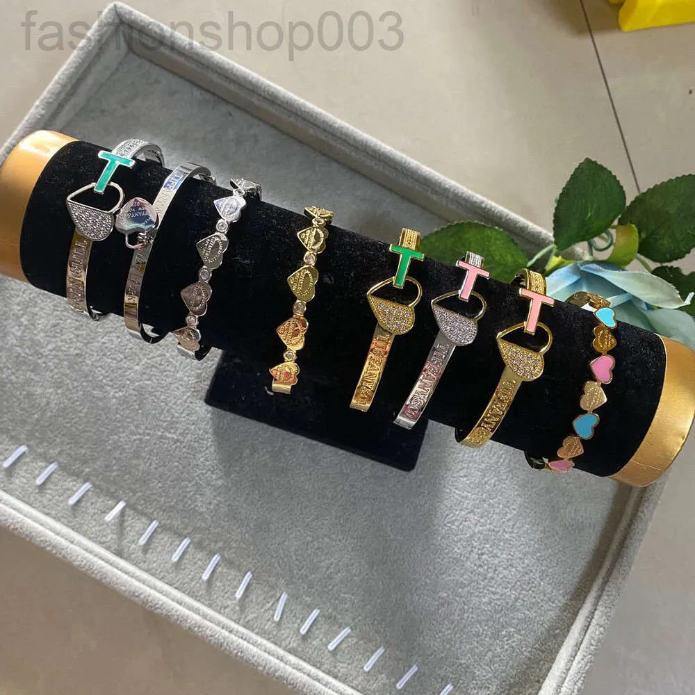 Desginer Tiffanyjewelry Armband Type Titanium Stahlmaterialneue Gold und Silber Pink Blue Kombination Armband und Armband Schöne und exquisite Eingröße fi