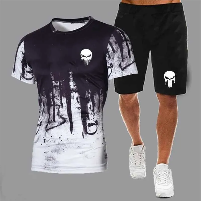 Herrspårar Mens Two Piece Summer New Gradient T-shirt och Shorts Set Fashion Skull Print Street Clothing Leisure Sports Q2405010