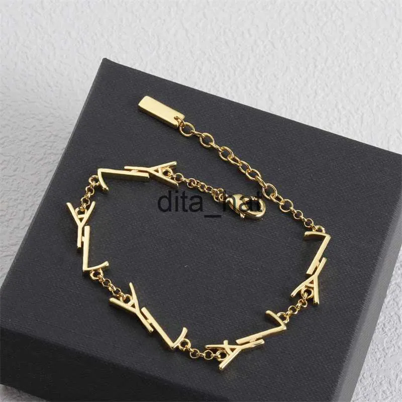 Designer Bracelet For Women Luxury Golden Letters Charm Bracelets Unisex Trendy Gold Silver Bracelets Jewelry For Wedding Party Gifts