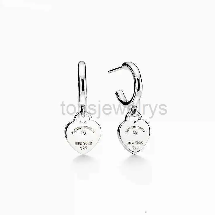 T-Heart Charm Earrings Love Stud Earrings 925 Silver Sterlling smycken Desinger Women Valentines Day Party Gift Original Luxury Brand