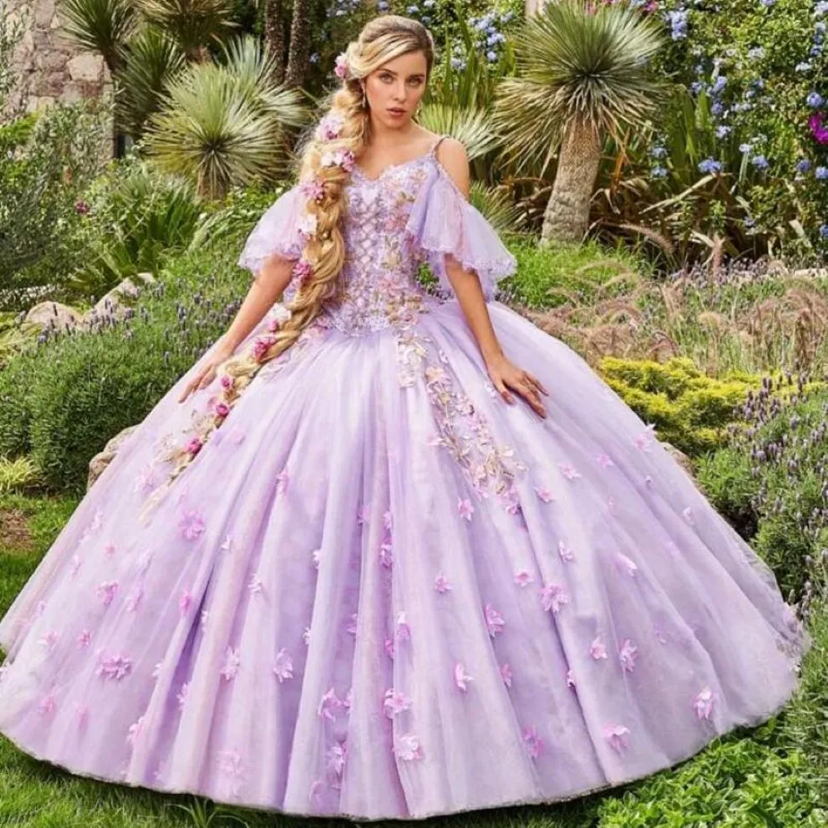 2022 18 secolo Lilac Quinceanera si veste dalla spalla Abito da ballo medievale con fiori 3D Lace su manica corta dolce 15 Vestido de 280n