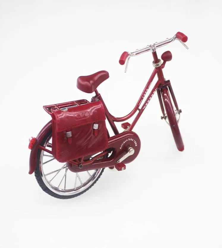 Nouvelle nostalgie Oldfashioned Bicycle Model Ornement Ornement Butane Gas rechargeable Rouge plus léger rouge 7808287
