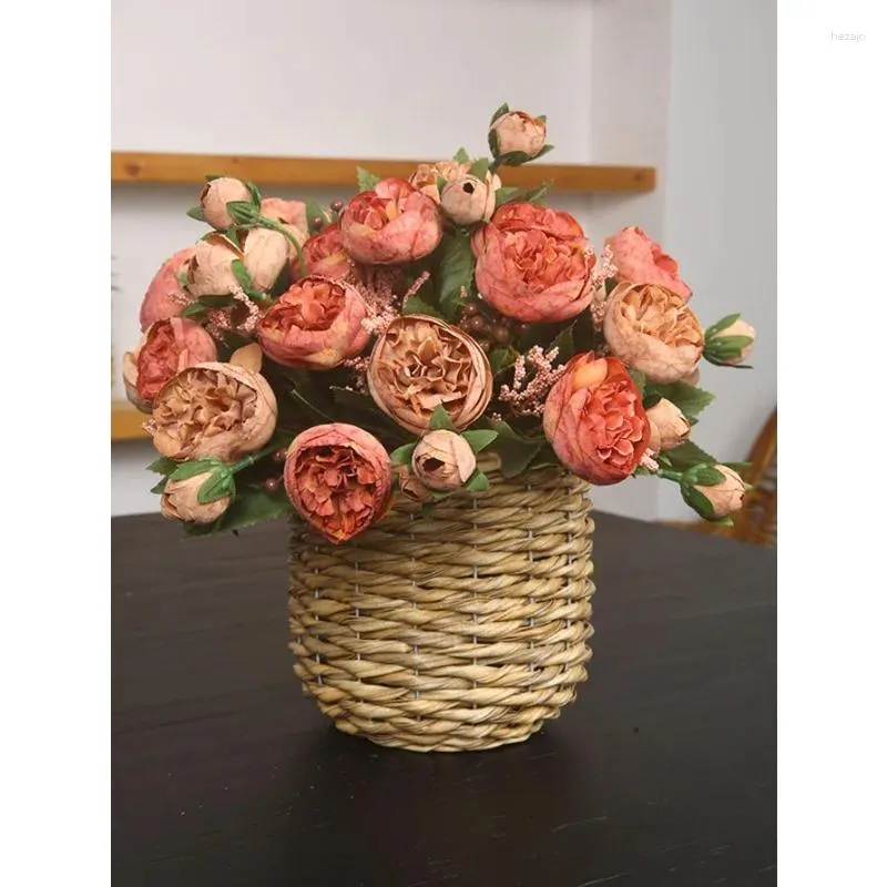 Fleurs décoratives 1 bundle 28 cm Artificiel Snowflake Tea Rose 5 Head Bouquet Flower Ornement Arrangement pour la décoration de mariage à domicile vintage