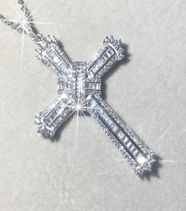 Kedjor Original 925 Silver Exquisite Bible Jesus Pendant Halsband Kvinnor Män lyxiga fina smycken Crucifix Charm Simulerade Diamondchains7999495