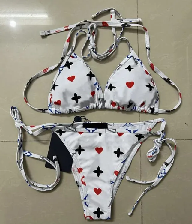 22SS Designer Swimsuit Women Vintage Thong Micro Cover Up Dames Bikini Sets Swimwear Gedrukt Bads Pakken Zomerstrand Draai zwempak