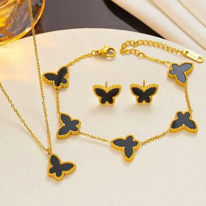 Collier de créateur Vanca Luxury Gold Chain Design Butterfly Fritillaria Lucky Five Flower Bracelet Collier Boucles d'oreilles 18K