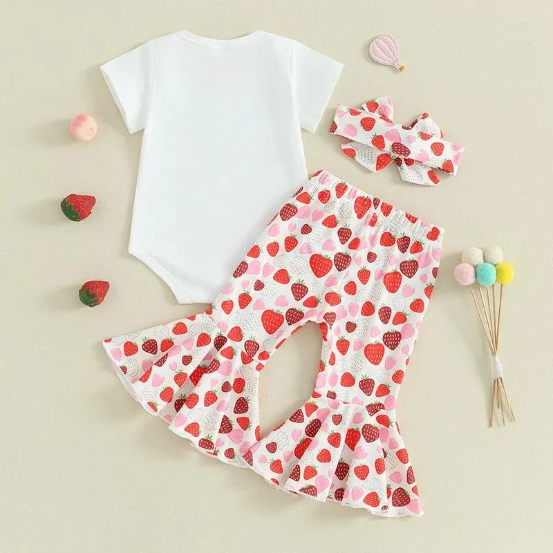 Zestawy odzieży niemowlę dziewczynki letni strój Letter Strawberry Short Sleeve Romper Shirt Flare Pants Opaska na głowę Zestaw ubrania 3PCS