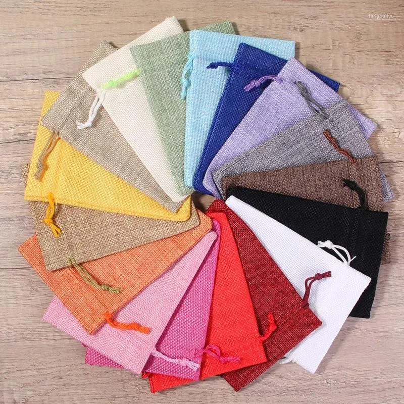 Sacs à provisions 100pcs 7 9cm Sac en lin de file de tirage pour les cadeaux de fête de mariage de la journée de la journée de stockage Personnalisez la pochette personnalisée