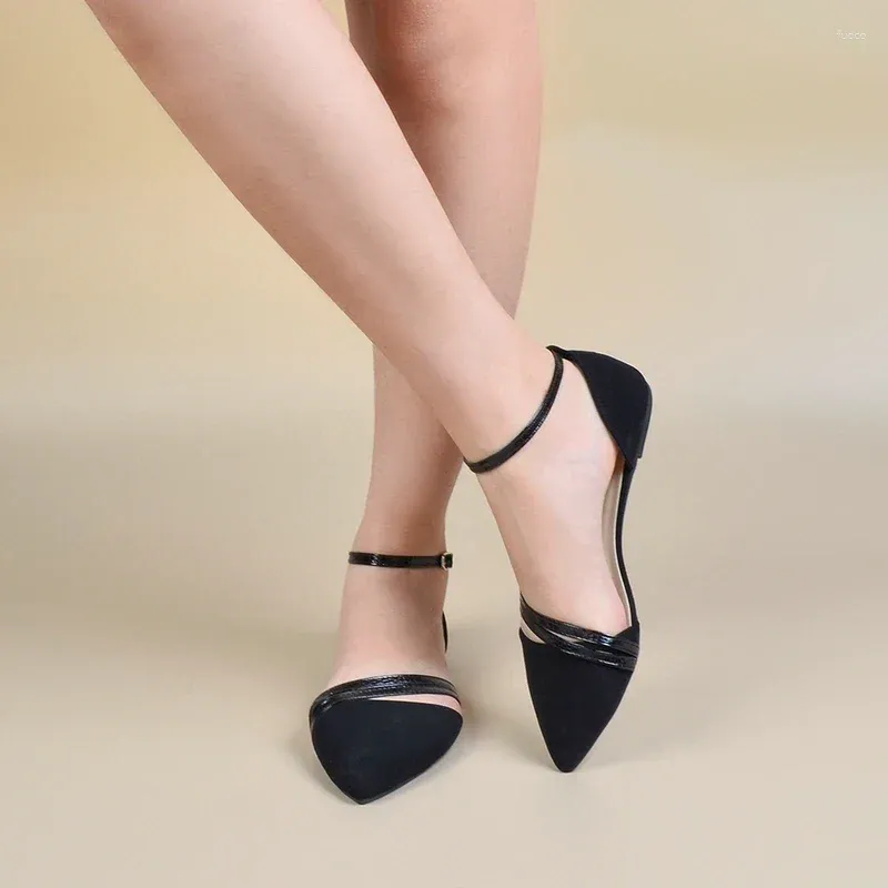 Sandalet Comemore ayak bileği kayış elbise ayakkabıları kadınlar için gündelik daireler zarif kadınlar yaz ayakkabı siyah sivri ayak parmağı düz