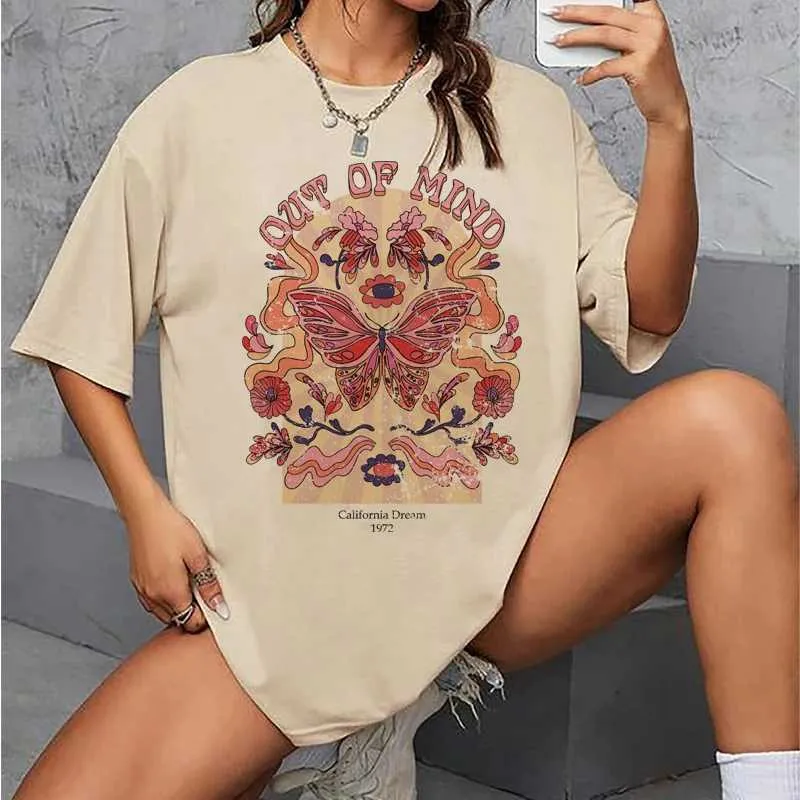 Women's T-Shirt Butterfly Floral Print Oversized T-Shirt 70s Retro Hippie Boho Graphic Ts Women Vintage Psychedelic Tshirt Cute Aesthetic Top T240510