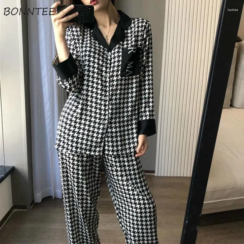 Pijama de roupas de sono feminino define mulheres 2 peças de manga comprida colar de colarinho de retalhos de retalhos de peito simples calça de moda simples e outono