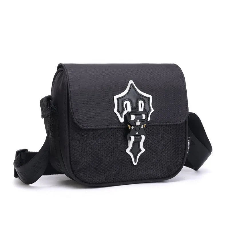 2023 Sport Sac de voyage Slingback Men Femmes Trap Bag de randonnée imperméable Sac Boy Girl Girl School Nylon Outdoor Hands