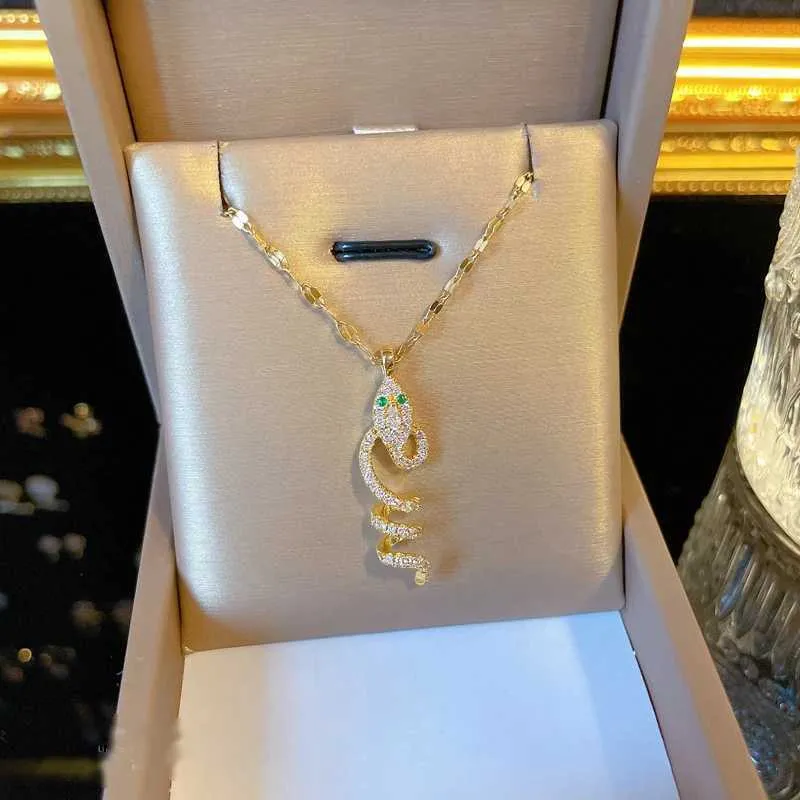 Pendant Necklaces Exquisite micro-set light luxury beauty snake spirit animal necklace ladies fashion collarbone snake pendant lover birthday gift