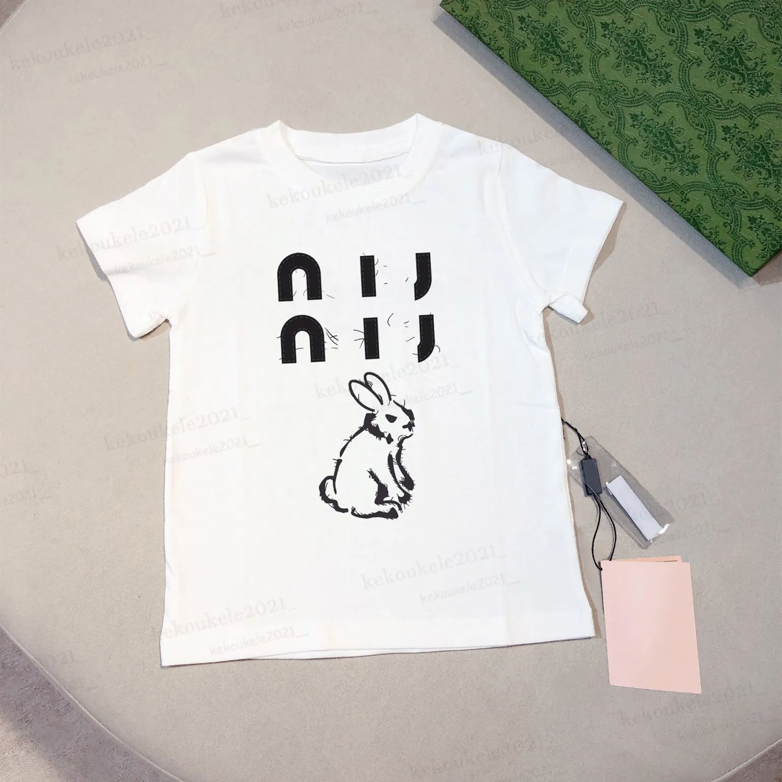 Summer White Kids Baby T-shirt luksusowy projektant uroczy wydrukowany 100% bawełniany modny topy dla dziewcząt i chłopców sportowych koszulka sportowa