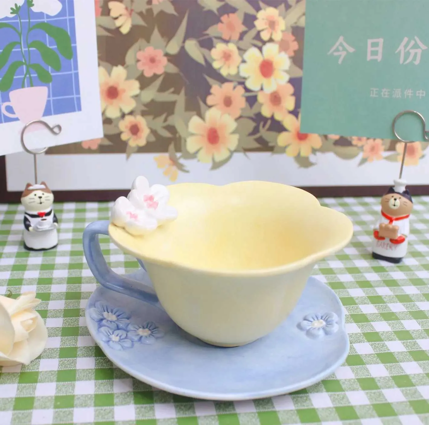 Tazze di piattini dipinti a mano in rilievo tridimensionale tazza di latte coreano semplice petalo tazza di piattino set tazza di tazza di tazza di ceramica