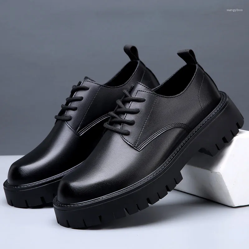 Scarpe casual uomini allacciati in pelle nera Office Office Sneakers Sneaker Outdoor Platform British Business Party Dress