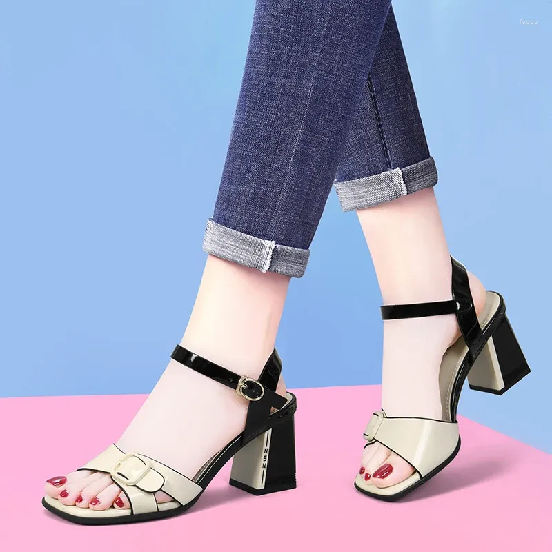 Sandalen Sommer Frauen Open Toe High Heels Square Casual Ladies Middle Heel Mode peep weibliche Sandalien modern