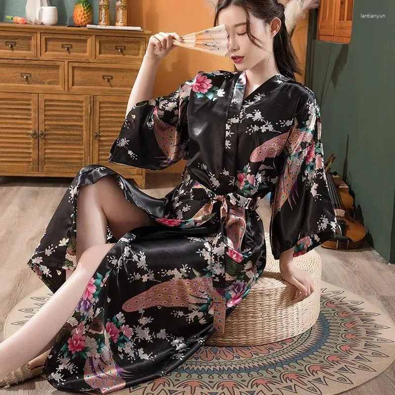 Decken Bademantelkleid Chinesische Frauen Lange Robenabdruck Blume Peacock Kimono Braut Brautjungfer Hochzeit Roben sexy Nachtwäschedecke Decke