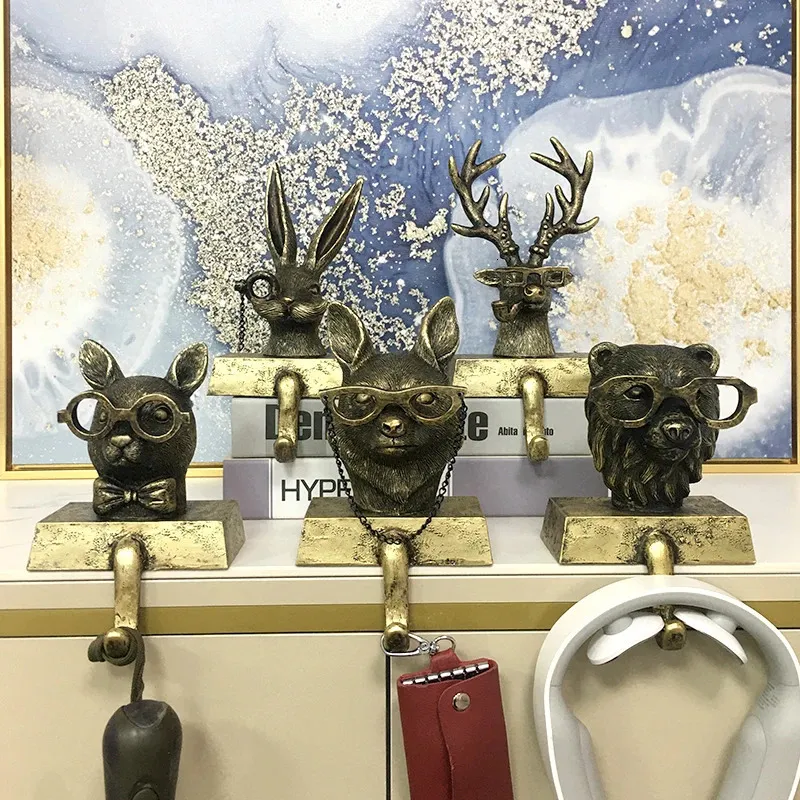 Golden Animal Hook Simulated Deer Sculpture Animal Sculpture Wall Storage Key Hook Clothes Hangers Room Decoration Accessories 240510