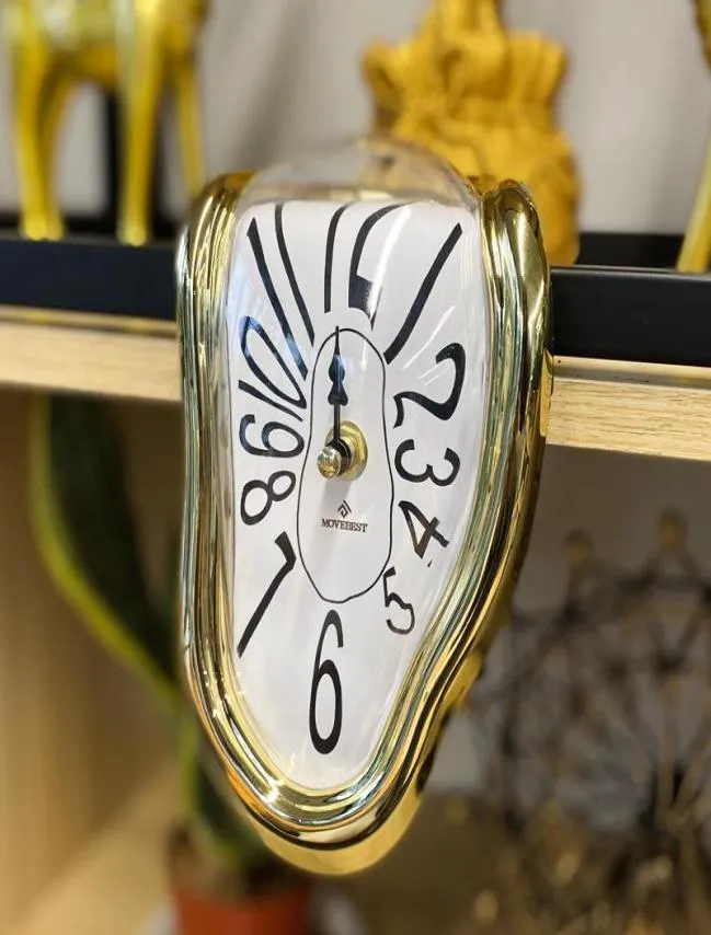 壁の時計シュールなテーブルシェルフデスクファッション時計サルバドールダリにインスパイアされた面白い装飾るつぼ4663284