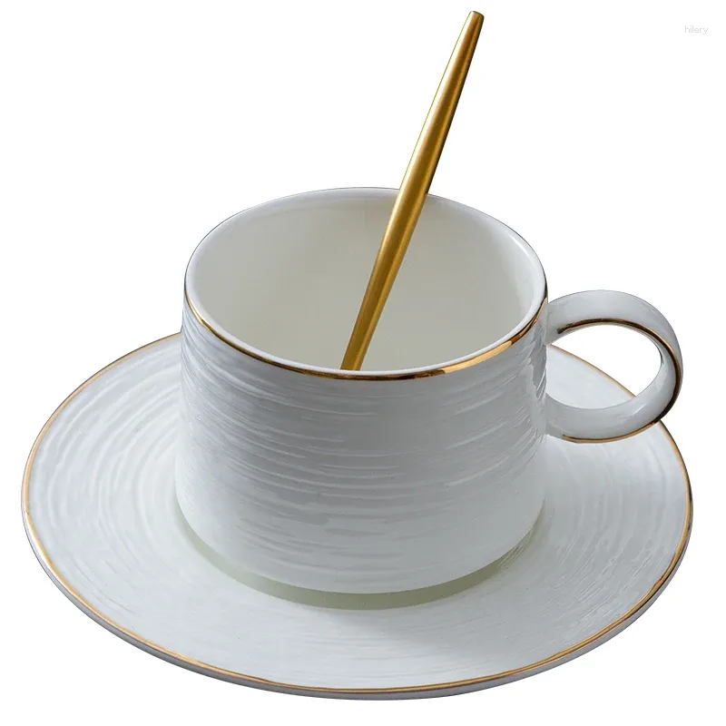 Tazze set di caffè Nordic White White China con cucchiaio Simple Home Office Vintage Latte Tazze da tè Regalo di latte