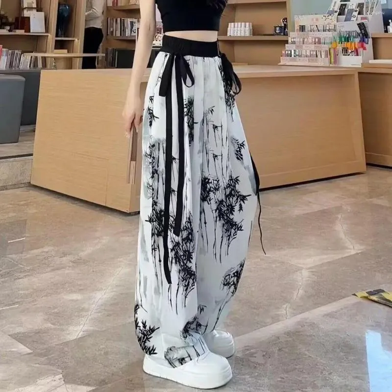 Pantalon de pantalon pour femmes Streamer Drapon en mousseline de soie large à la jambe chinoise Imprimée en bambou à encre avec décoration