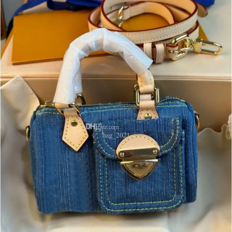 Designer denimpåse Vintage Women Cross Body Handväskor Luxury Shopping Bag Hobo Shoulder Bags Mirror Quality Mini Moon Denim Flower Messenger Purses