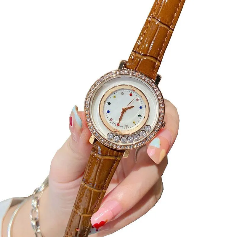 Fashion Diamond Womens Watches Top Brand Brand Leather Strap 32 mm Luxury Lady Watch CrystalWraths pour femmes Birthday's Saint Valentin de Noël Gift Relojes Mujer